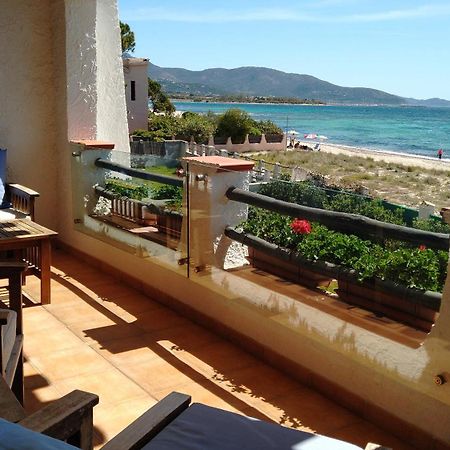 In Front Of The Beach - La Terrazza Sul Mare フルミニ・ディ・クアルトゥ エクステリア 写真