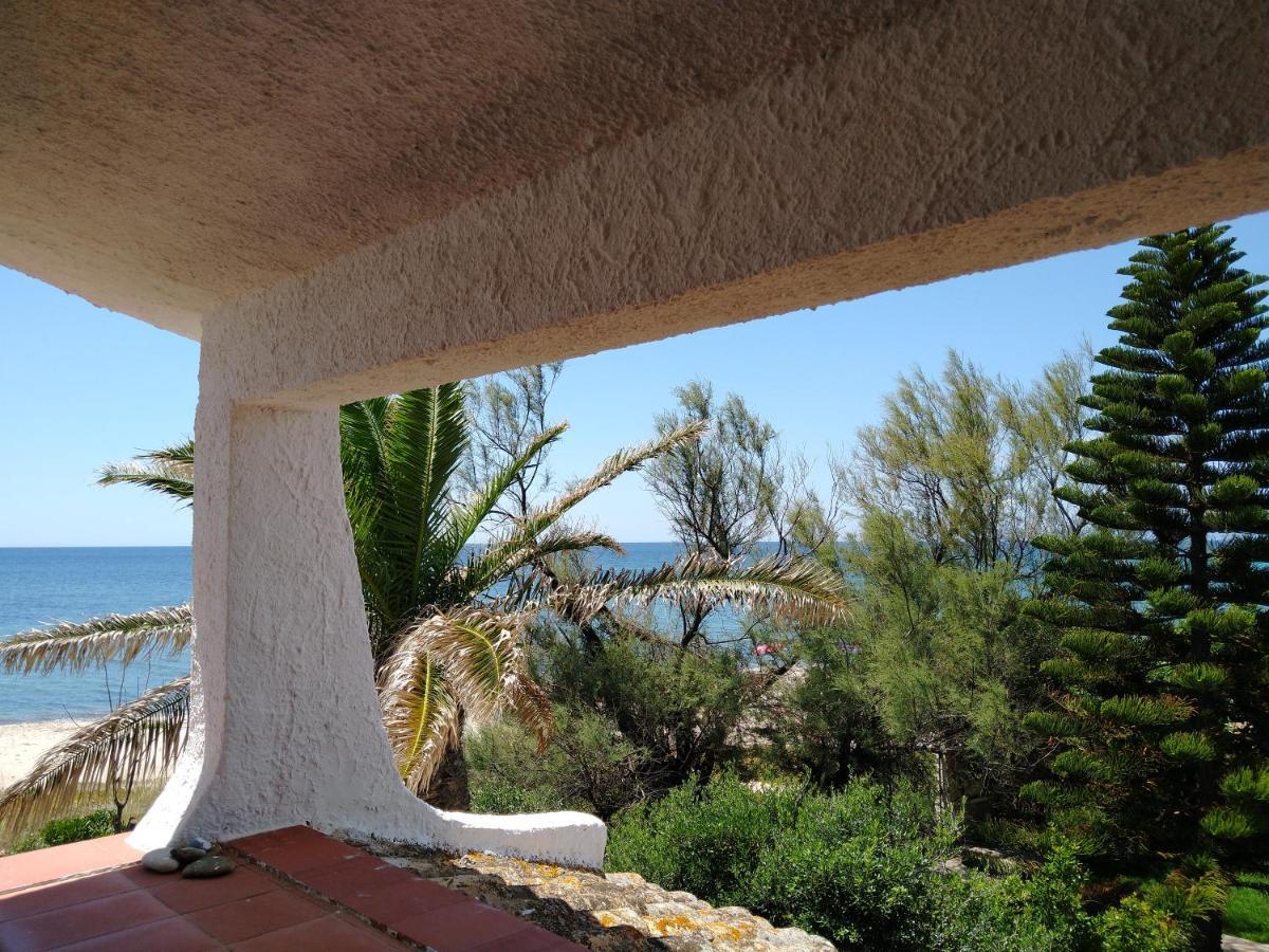 In Front Of The Beach - La Terrazza Sul Mare フルミニ・ディ・クアルトゥ エクステリア 写真